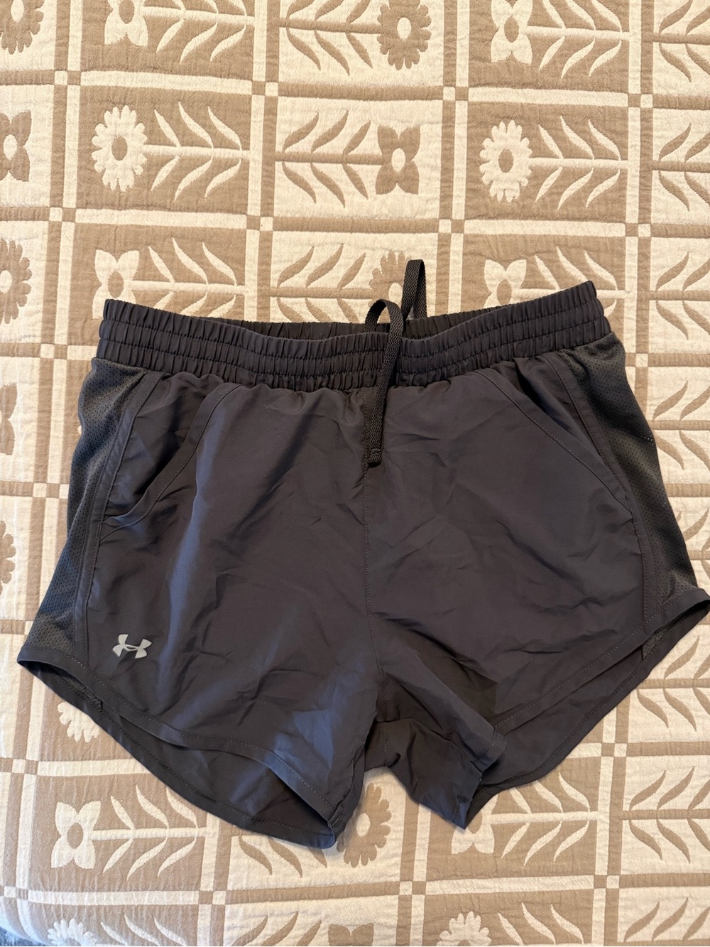 Under Armour Shorts - XS